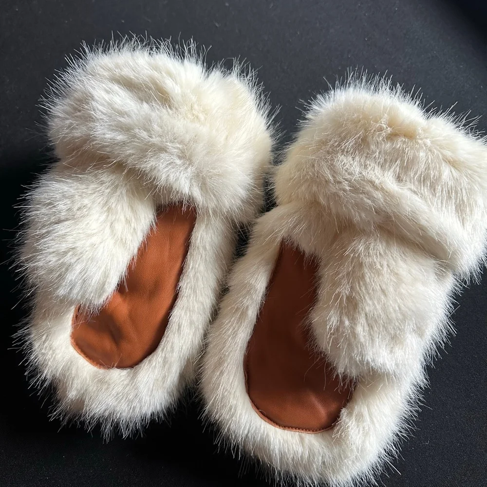 Women's Universal Thread Faux Fur Mittens